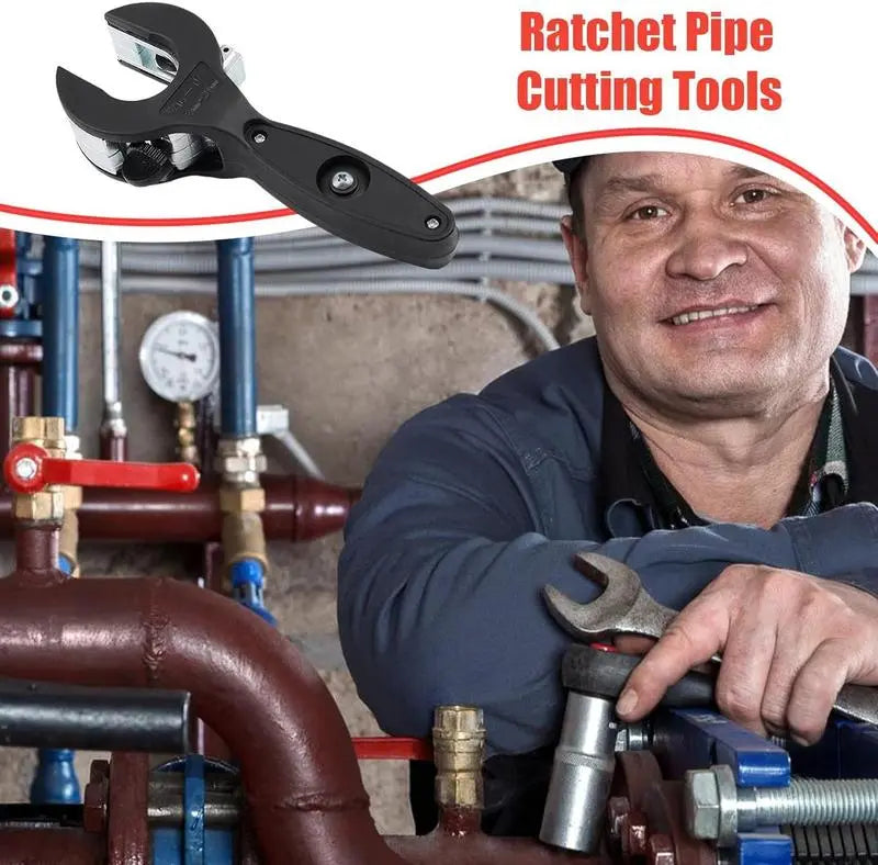 Ratchet-style pipe cutter—a one-handed, quick pipe-cutting tool